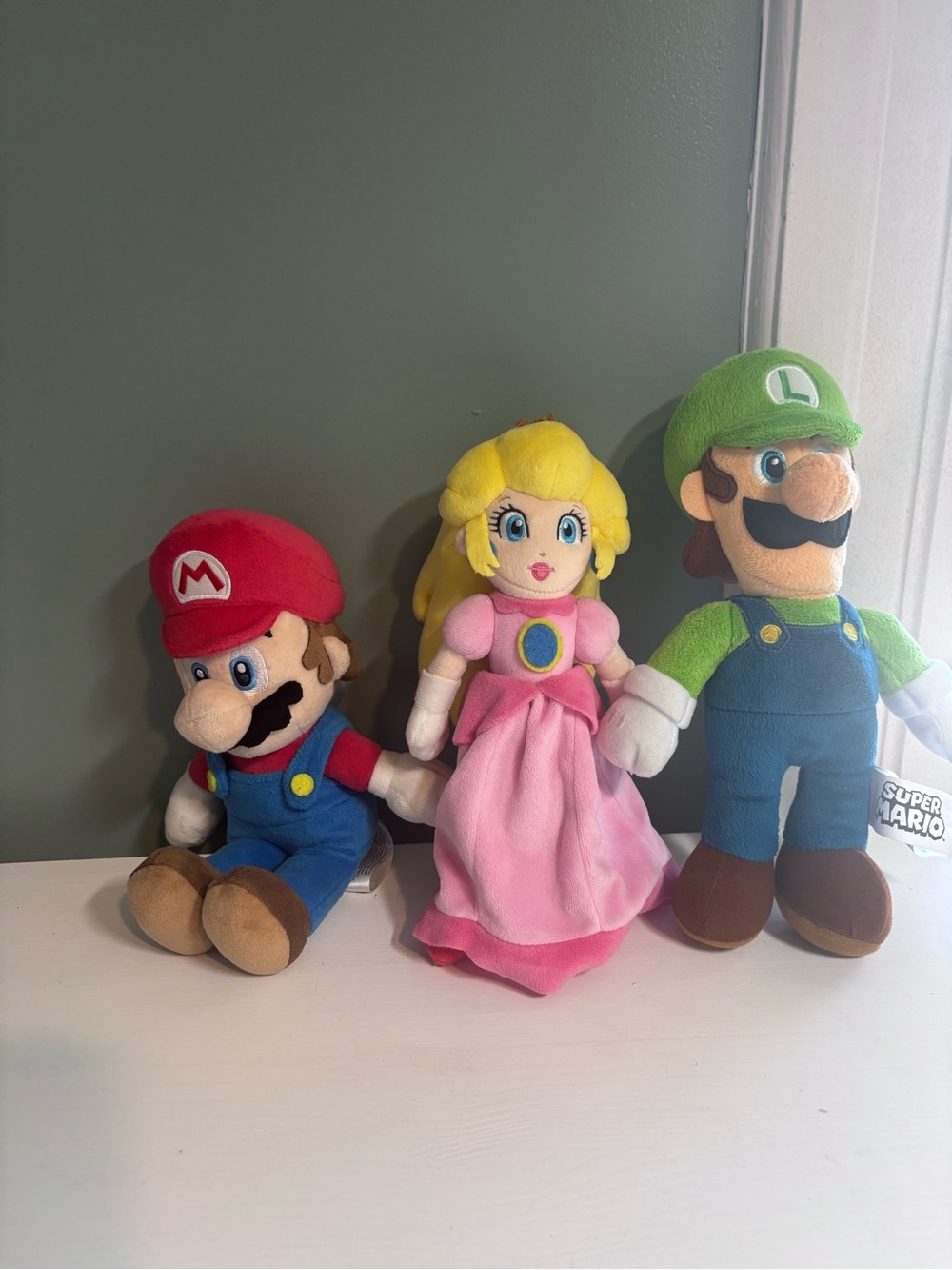 Nintendo Super Mario Bros Plush Lot of 3 Mario Luigi Princess peach